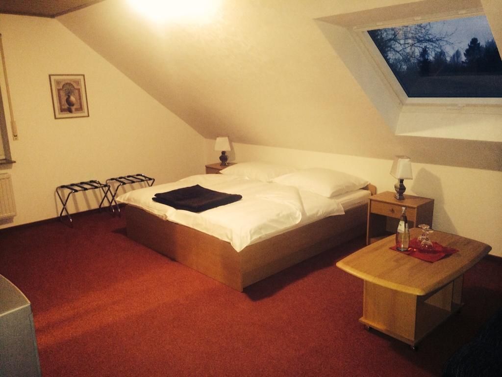 Hotel Friesenhof Westoverledingen Room photo