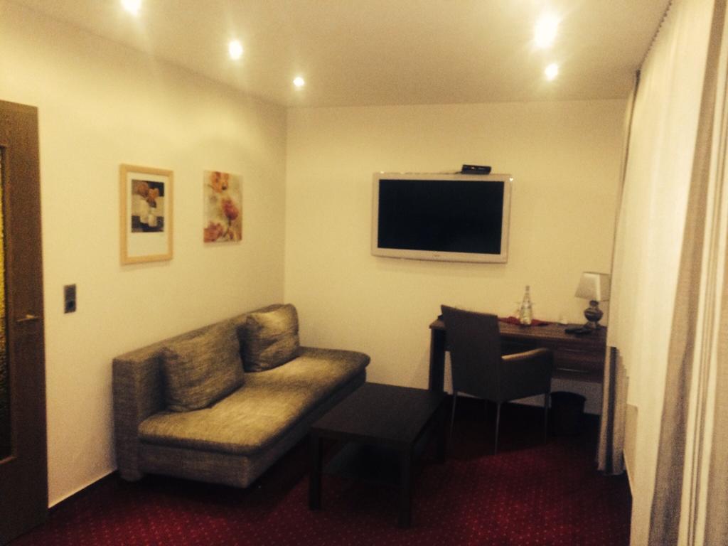 Hotel Friesenhof Westoverledingen Room photo