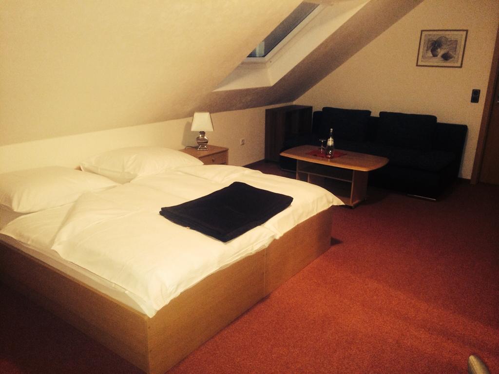 Hotel Friesenhof Westoverledingen Room photo